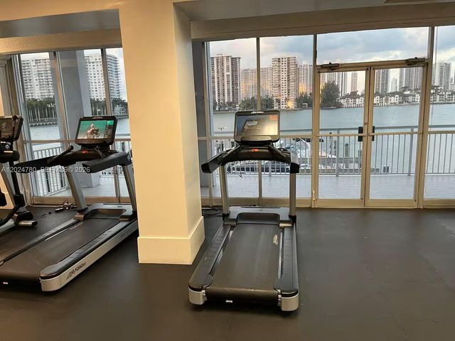 18081 Biscayne Boulevard 1904, Aventura, FL 33160