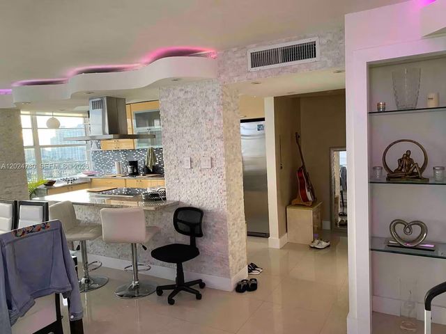 18081 Biscayne Boulevard 1904, Aventura, FL 33160