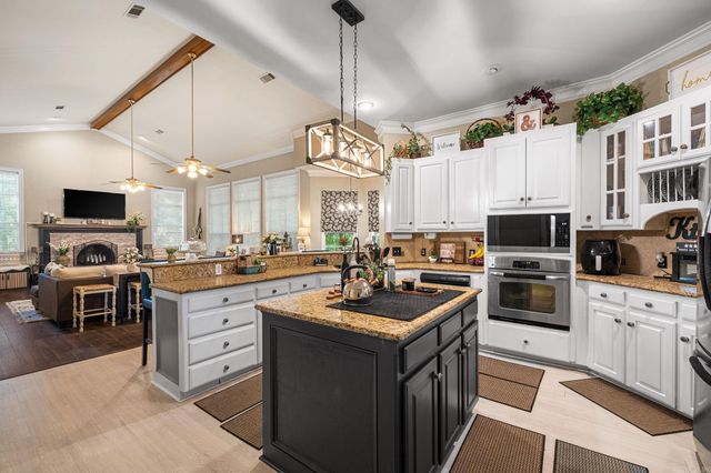 226 Edgewood Drive, Cabot, AR 72023