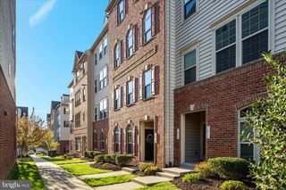 7816 CULLODEN CREST LN, Gainesville, VA 20155