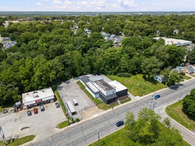 2400 24th Street, Rock Island, IL 61201