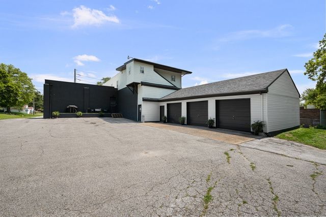 2400 24th Street, Rock Island, IL 61201