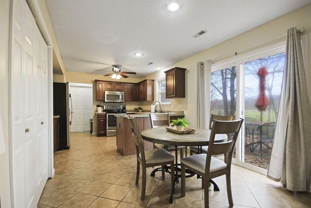 707 BOULDER DR, Columbia, MO 65201