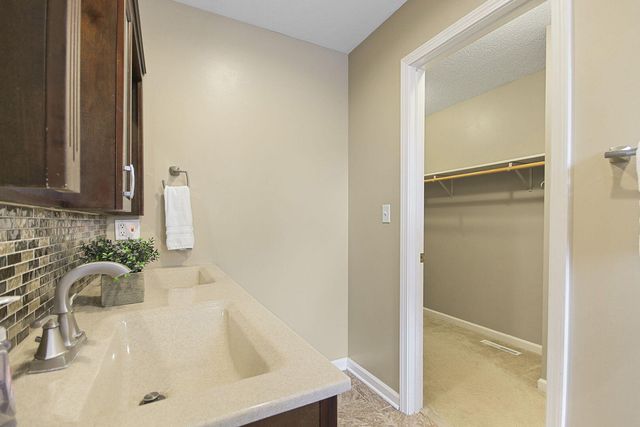 707 BOULDER DR, Columbia, MO 65201