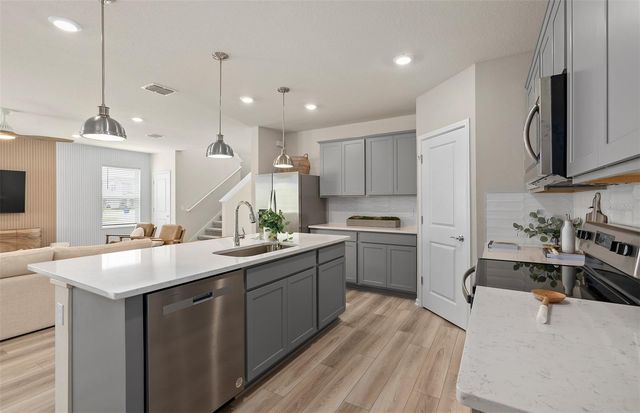 2124 MOSSY VINE AVENUE, St Cloud, FL 34771