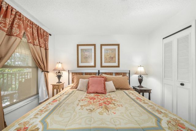3833 Edgewater Drive, Sebring, FL 33872