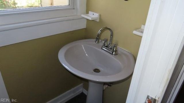 2532 Ballentine BLVD, Norfolk, VA 23509