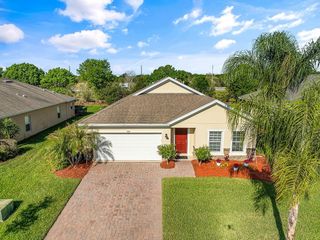 535 Valencia Circle SW, Vero Beach, FL 32968
