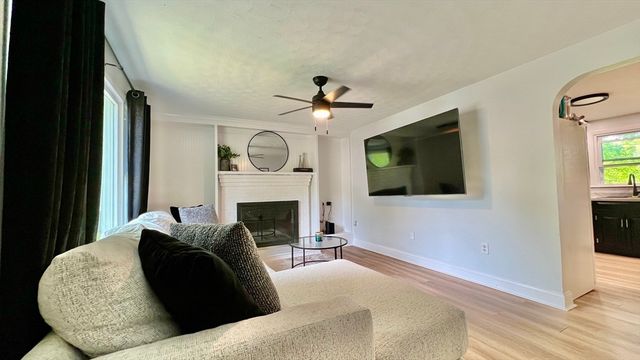 21 Rich St., Worcester, MA 01602