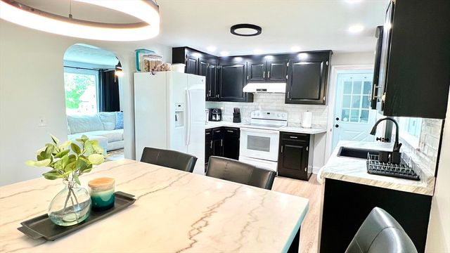21 Rich St., Worcester, MA 01602