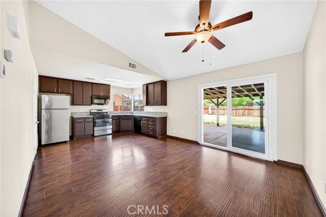 1617 La Palma, Palmdale, CA 93550