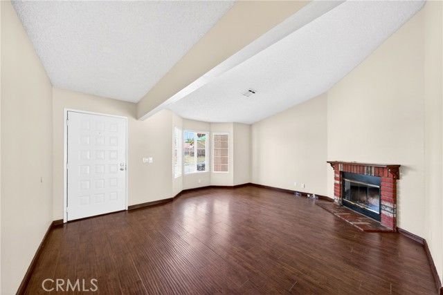 1617 La Palma, Palmdale, CA 93550