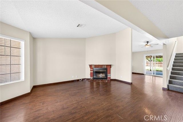 1617 La Palma, Palmdale, CA 93550