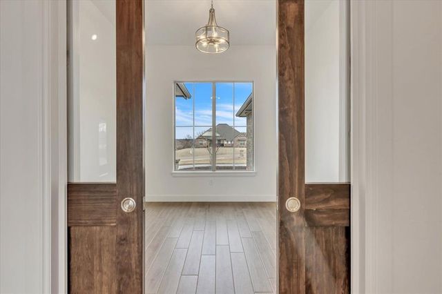 7617 Leoma Lane, Oklahoma City, OK 73150