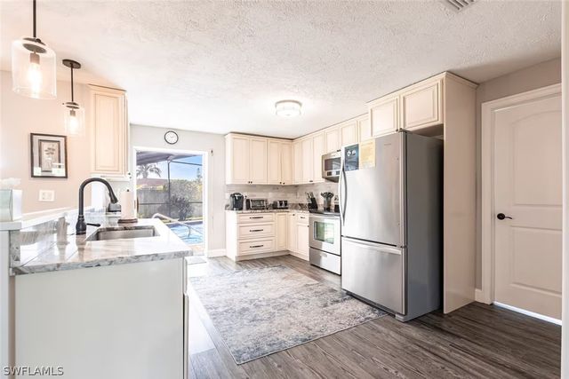 4866 TAHITI LN, Naples, FL 34112