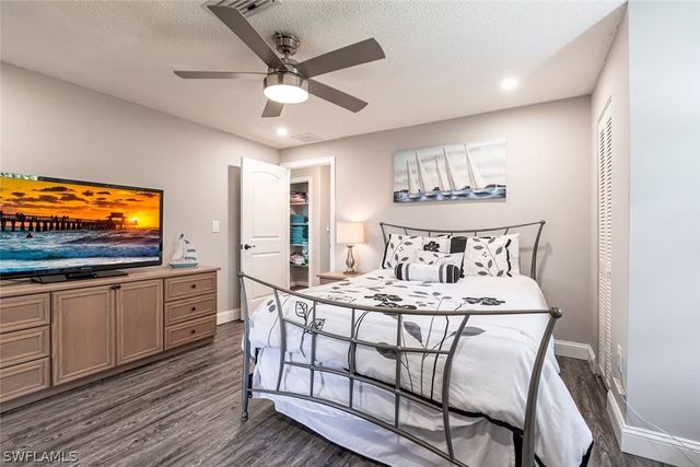 4866 TAHITI LN, Naples, FL 34112