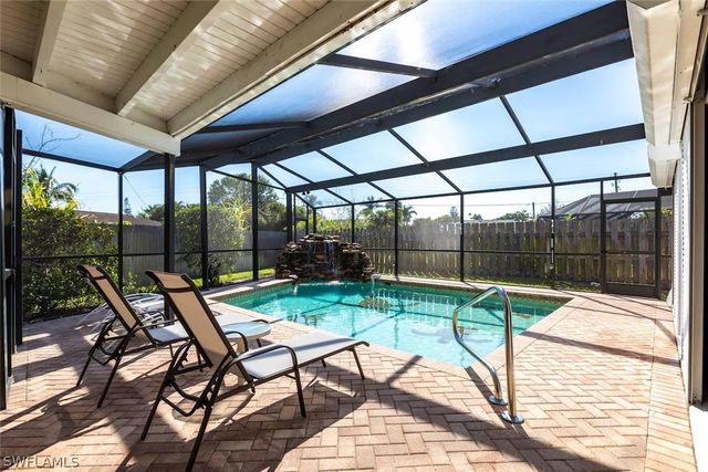 4866 TAHITI LN, Naples, FL 34112