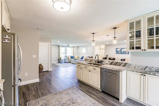 4866 TAHITI LN, Naples, FL 34112