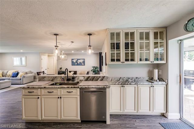 4866 TAHITI LN, Naples, FL 34112