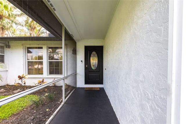 4866 TAHITI LN, Naples, FL 34112