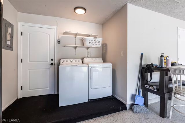 4866 TAHITI LN, Naples, FL 34112