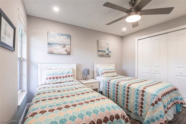 4866 TAHITI LN, Naples, FL 34112