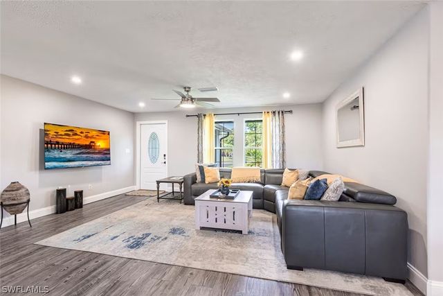 4866 TAHITI LN, Naples, FL 34112