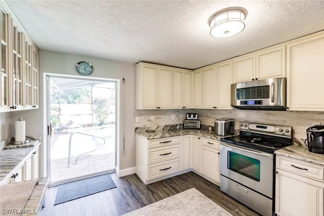 4866 TAHITI LN, Naples, FL 34112