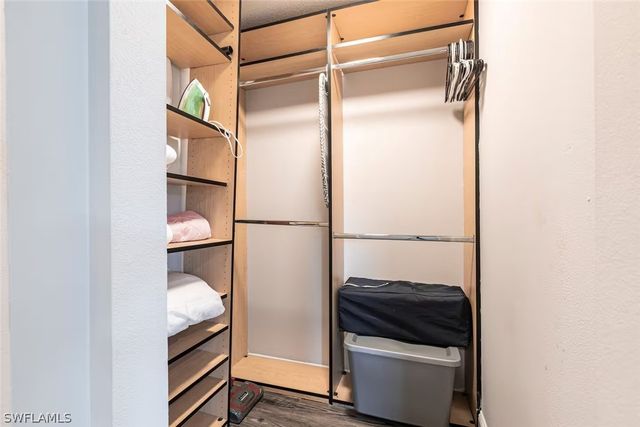 4866 TAHITI LN, Naples, FL 34112