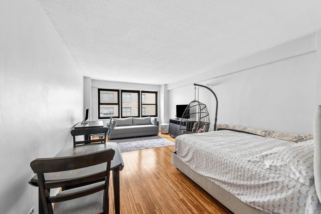 520 E 81st St Apt 9B, New York City, NY 10028