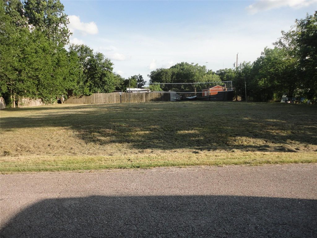 6521 Whitton Drive, Houston, TX 77085