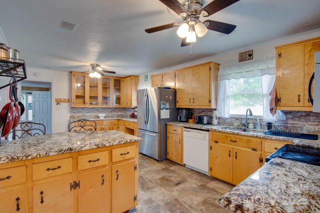 2310 Honeysuckle Place, Lenoir, NC 28645