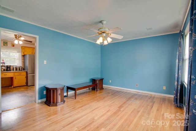 2310 Honeysuckle Place, Lenoir, NC 28645