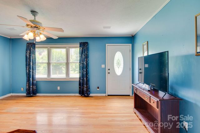2310 Honeysuckle Place, Lenoir, NC 28645