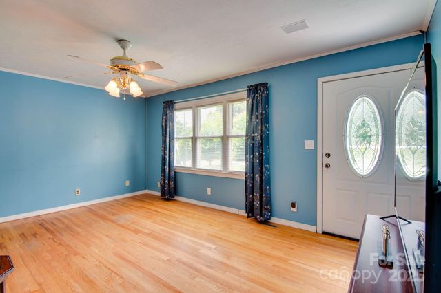 2310 Honeysuckle Place, Lenoir, NC 28645