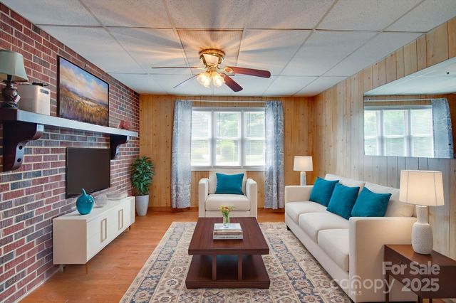 2310 Honeysuckle Place, Lenoir, NC 28645