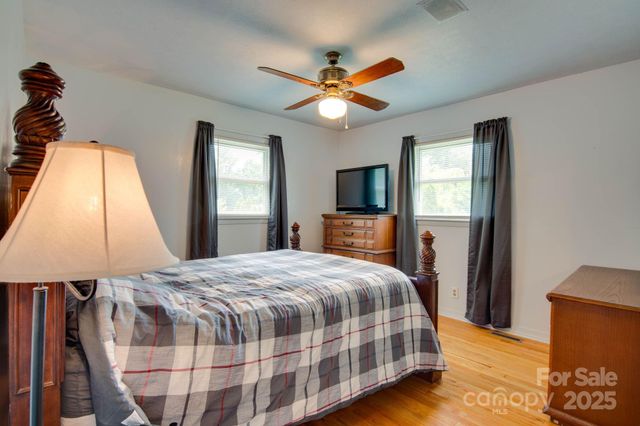 2310 Honeysuckle Place, Lenoir, NC 28645