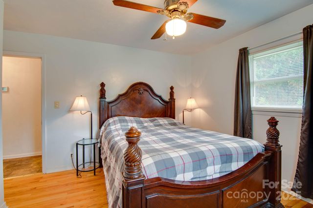 2310 Honeysuckle Place, Lenoir, NC 28645