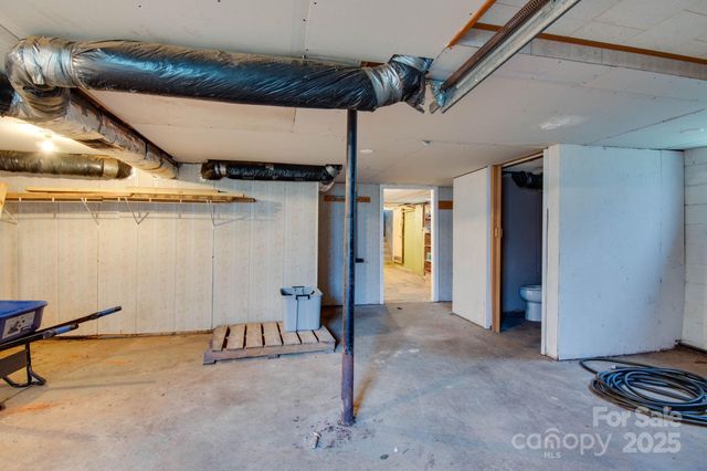 2310 Honeysuckle Place, Lenoir, NC 28645