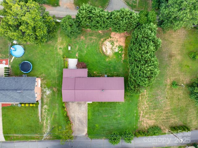 2310 Honeysuckle Place, Lenoir, NC 28645