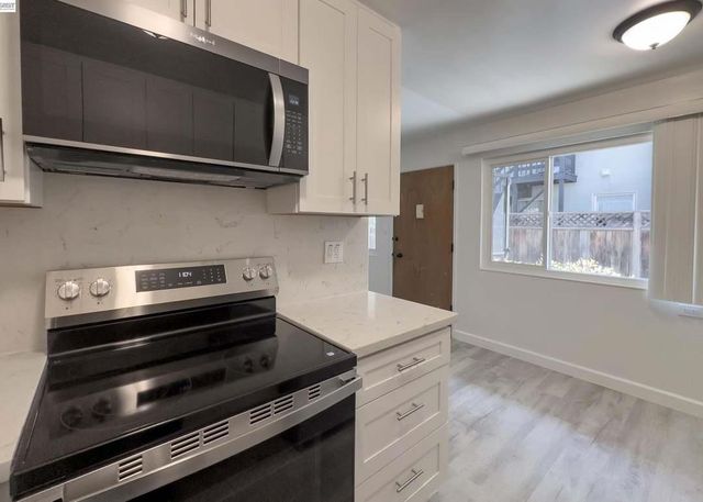 1720 Hearst B, Berkeley, CA 94703