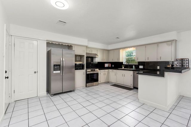 11030 Hayslip Lane, Houston, TX 77041