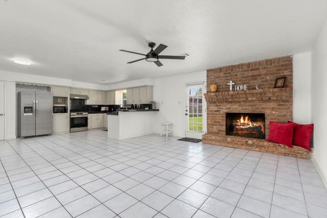 11030 Hayslip Lane, Houston, TX 77041