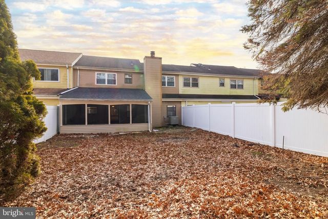 85 GREENWOODS DR, Horsham, PA 19044