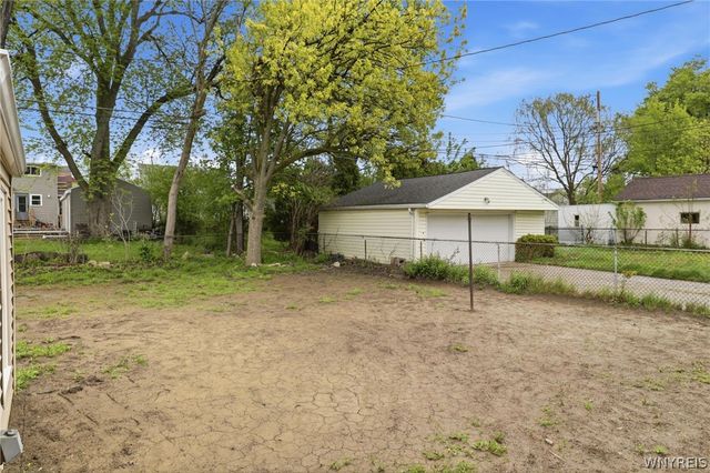 18 Princess Drive, Cheektowaga, NY 14225