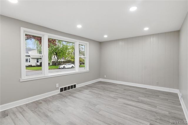 18 Princess Drive, Cheektowaga, NY 14225