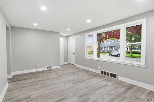 18 Princess Drive, Cheektowaga, NY 14225