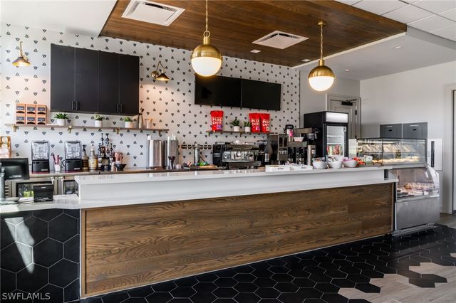 12080 Wicklow LN, Naples, FL 34120