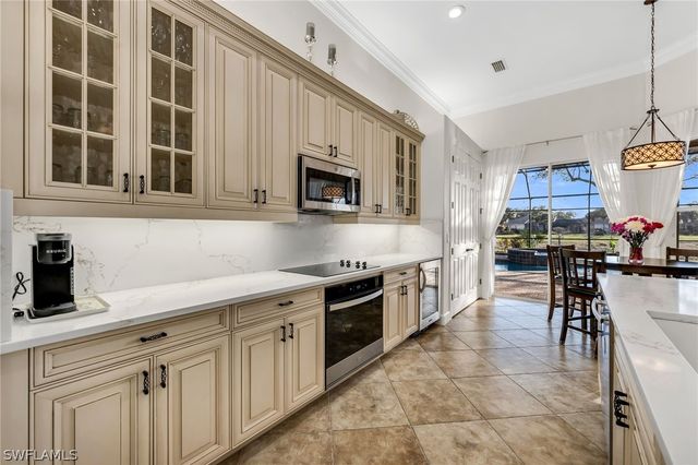 12080 Wicklow LN, Naples, FL 34120