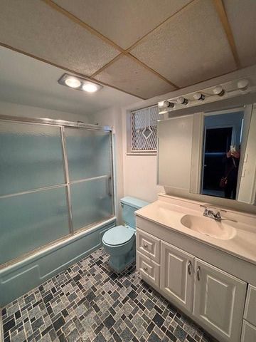 218 NE 12th Avenue 104, Hallandale Beach, FL 33009